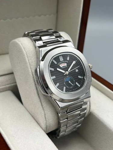 نقره ایی صفحه مشکی